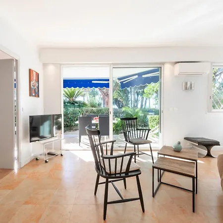 Garden-level In Palm With Garage Apartamento *