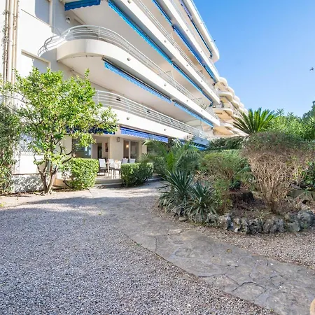 Garden-level In Palm With Garage Cannes